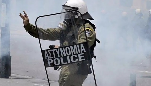 La lucha de Grecia contra el saqueo en unas imágenes de impacto  Afsa