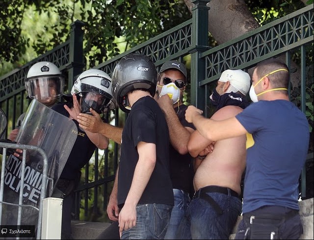 La lucha de Grecia contra el saqueo en unas imágenes de impacto  Sdg